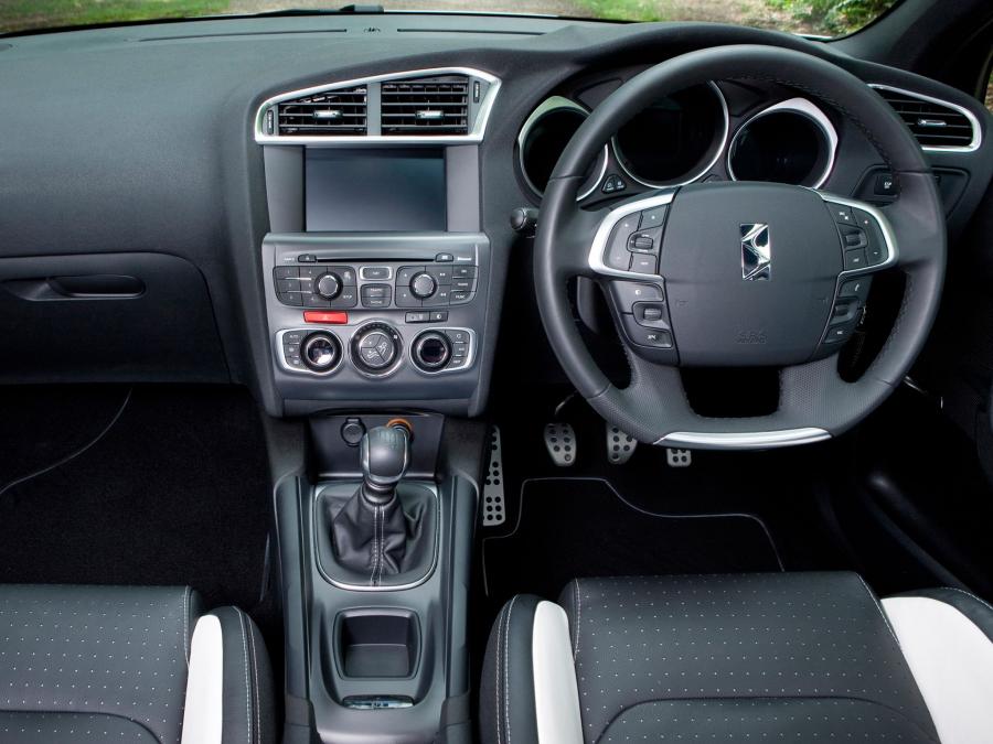  Citroen DS4 2010 года  (UK) (фото 2 из 18)